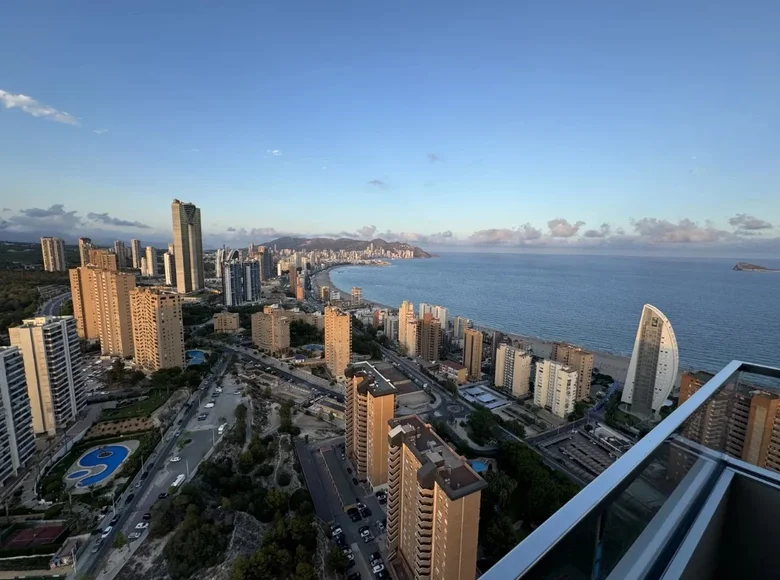 4 bedroom apartment 128 m² Benidorm, Spain