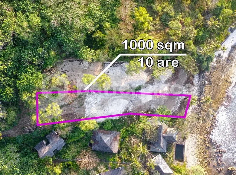 Land  Jungut Batu, Indonesia