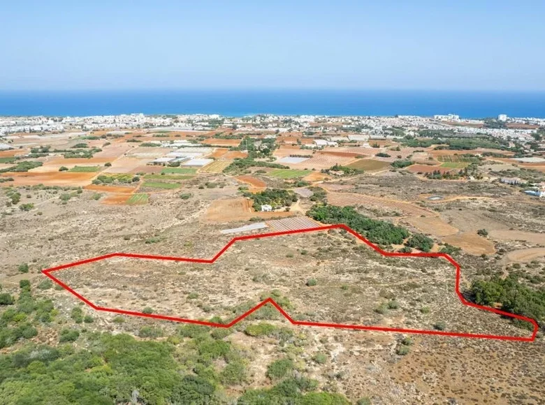 Land 1 room  Paralimni, Cyprus