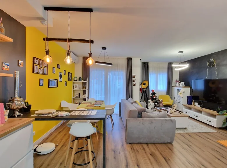 Penthouse 3 bedrooms 105 m² Budva, Montenegro