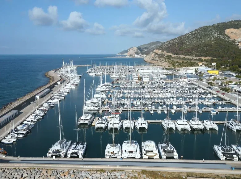 Villa de 4 dormitorios 328 m² Sitges, Španjolska
