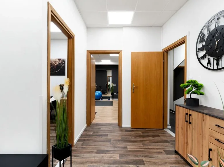 Коммерческое помещение 82 м² Варшава, Польша