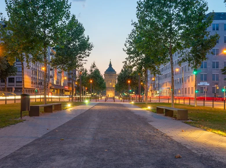 Oficina 2 400 m² en Schwetzingen, Alemania