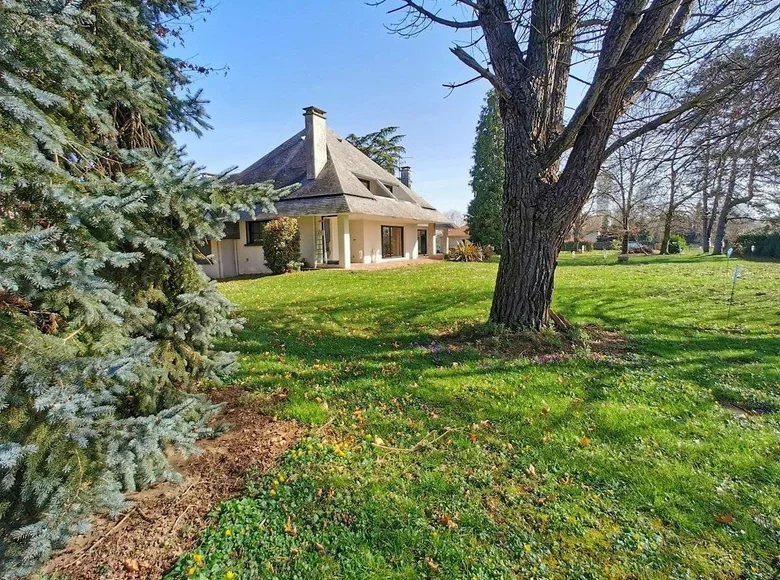 Вилла 9 комнат 300 м² Odos, Франция