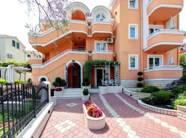 Hôtel 600 m² à Petrovac, Monténégro