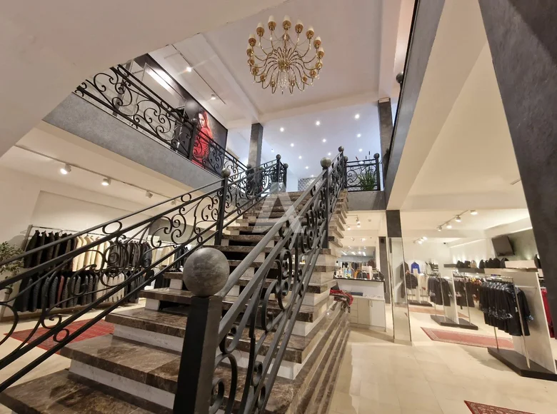 Oficina 1 habitacion 800 m² en Montenegro, Montenegro