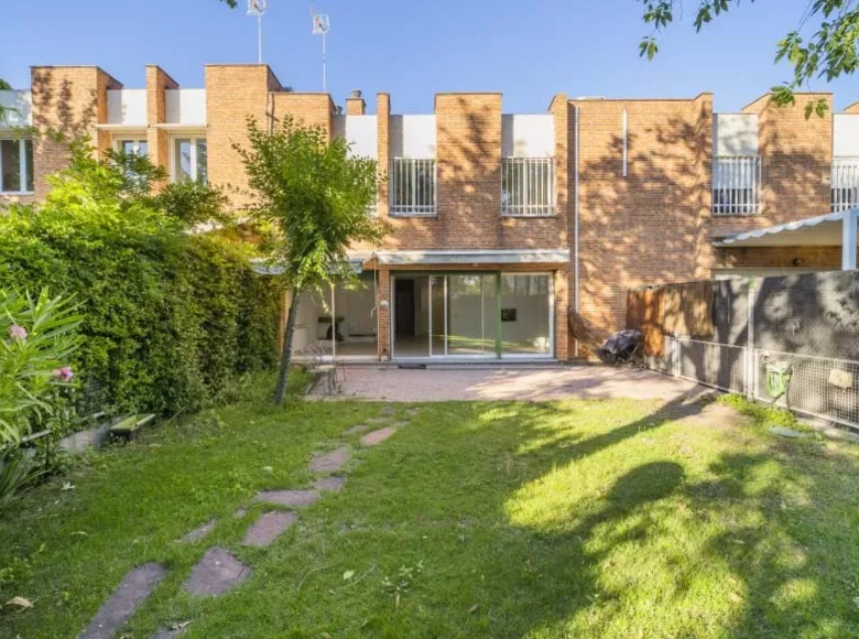 6 bedroom villa  Madrid, Spain