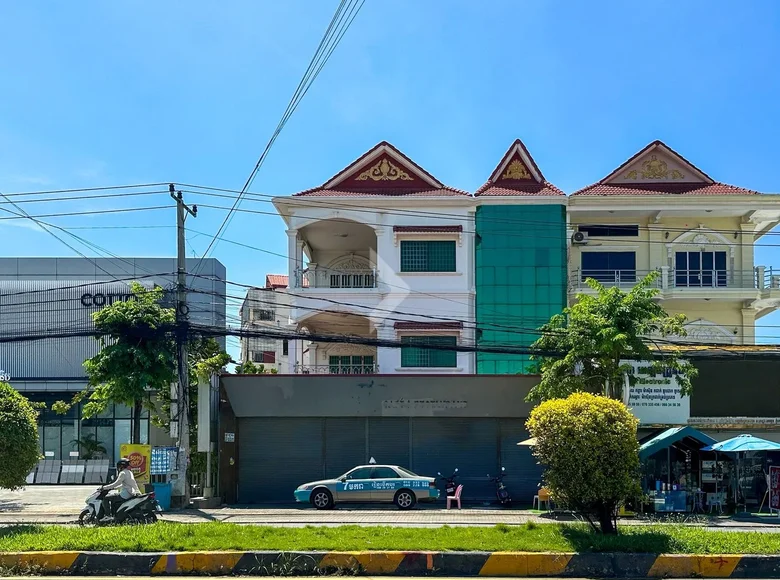 Nieruchomości komercyjne 2 pokoi 300 m² w Khan Chroy Changvar, Kambodża