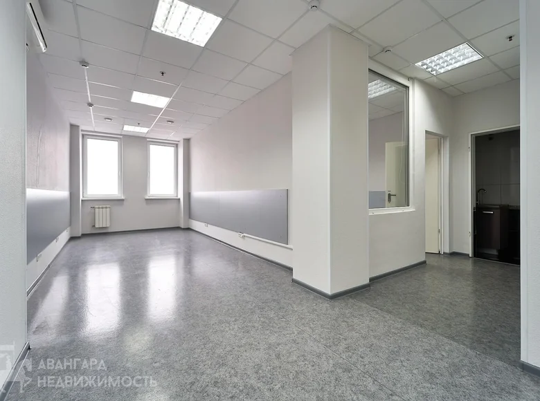 Office 3 rooms 93 m² in Minsk, Belarus