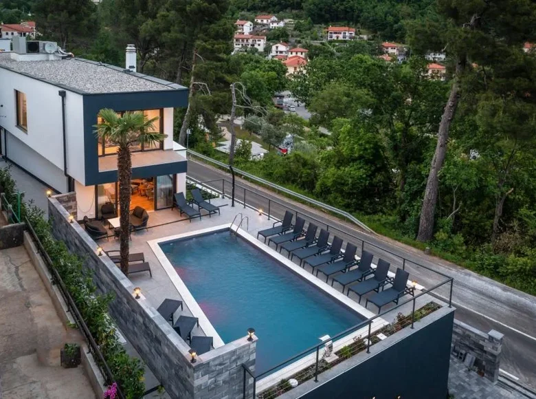6 bedroom villa 410 m² Grad Opatija, Croatia