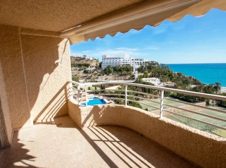 Mieszkanie 2 pokoi 80 m² Estepona, Hiszpania