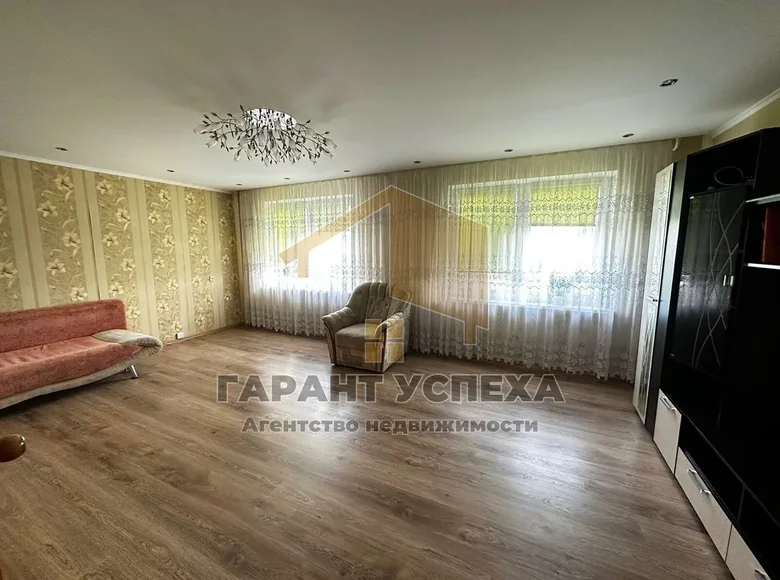 2 room apartment 74 m² Bielaviezski, Belarus