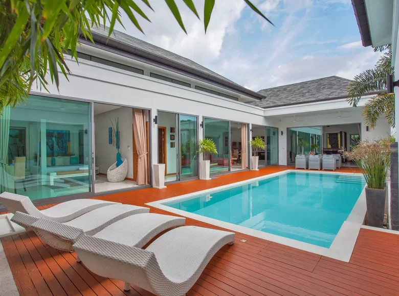 Villa de tres dormitorios 160 m² Rawai, Tailandia
