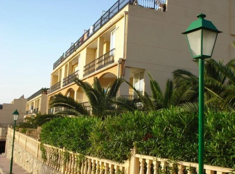 Mieszkanie 2 pokoi 73 m² Izhevsk, Rosja