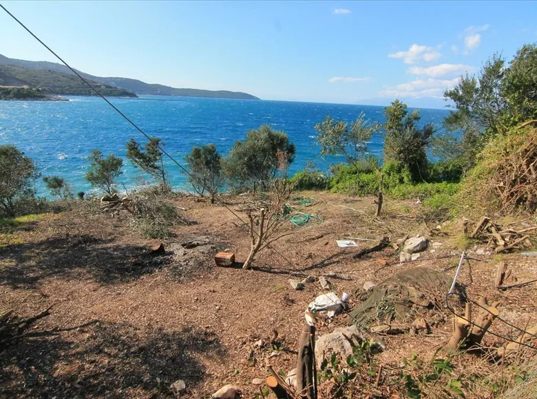 Land 1 room  Kassiopi, Greece