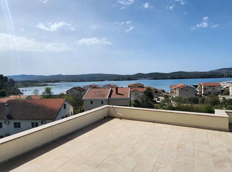 Квартира 1 спальня 39 м² Тиват, Черногория
