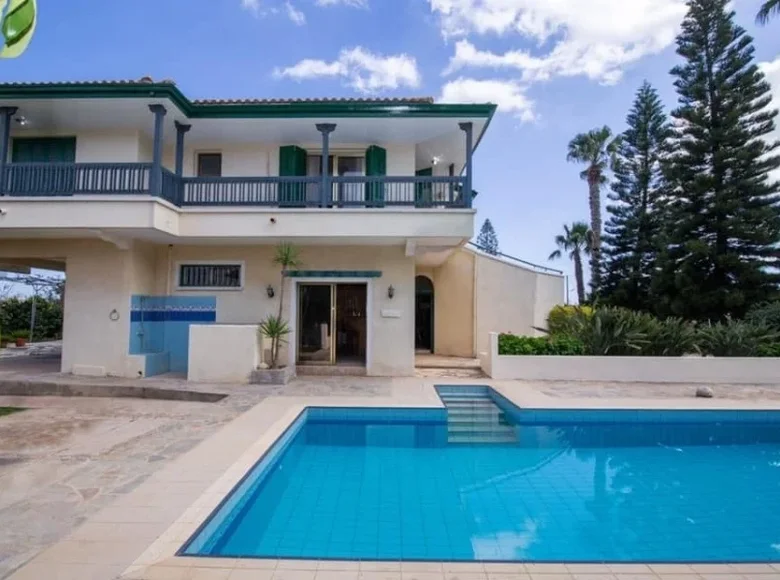 6 bedroom house 550 m² Deryneia, Cyprus