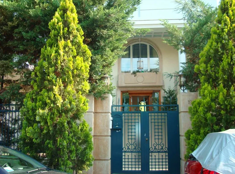 4 bedroom Villa 800 m² Municipality of Petroupoli, Greece