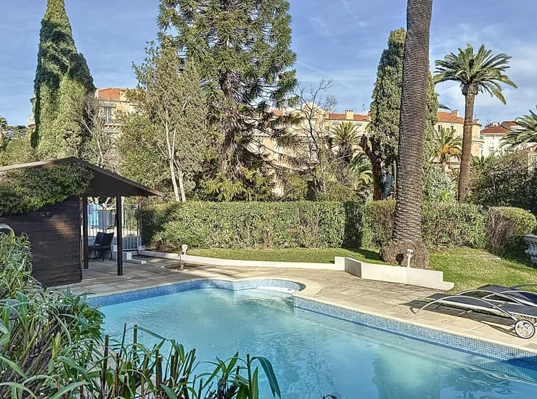 2 bedroom apartment 89 m² Cannes, France