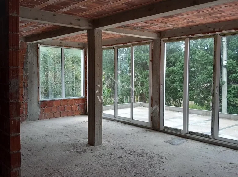 Дом 4 комнаты 240 м² Сутоморе, Черногория