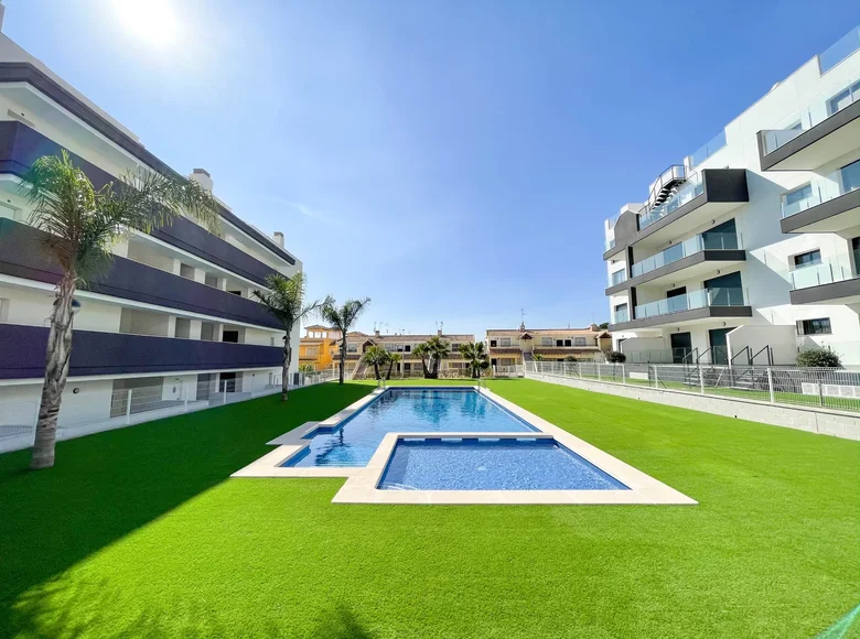 Mieszkanie 2 pokoi 87 m² Orihuela, Hiszpania