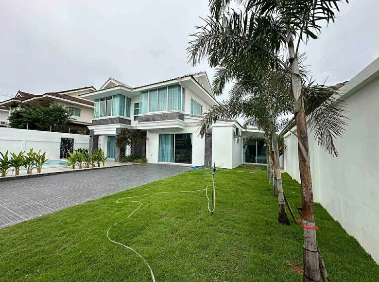 villa de 5 chambres 280 m² Huai Yai, Thaïlande