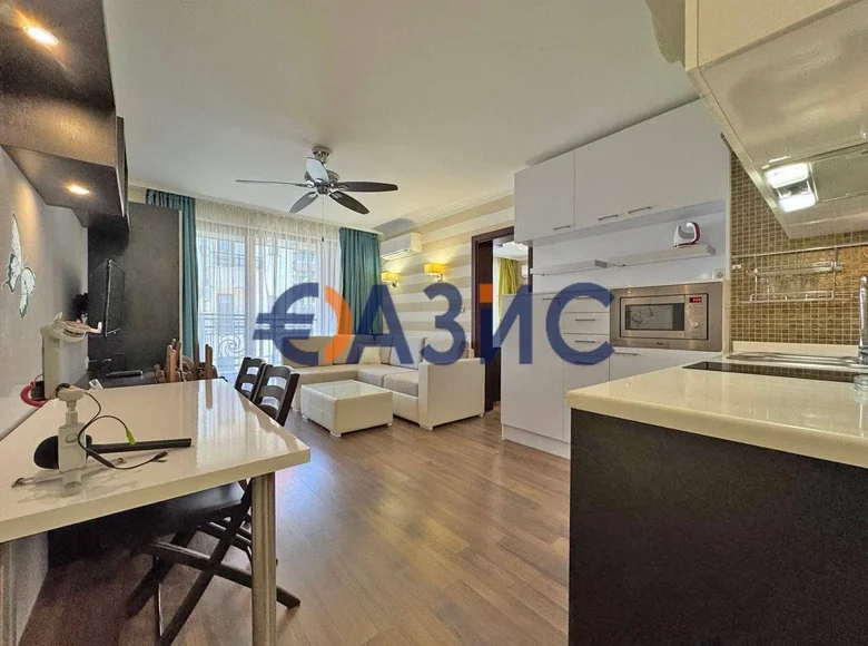 Mieszkanie 2 pokoi 72 m² Pomorie, Bułgaria