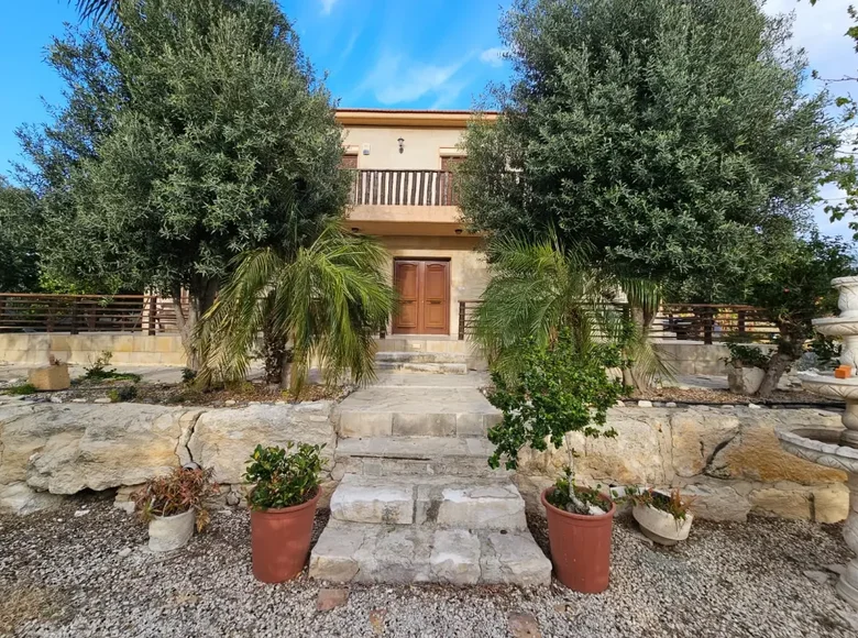 Villa de 4 dormitorios  Pentakomo, Chipre