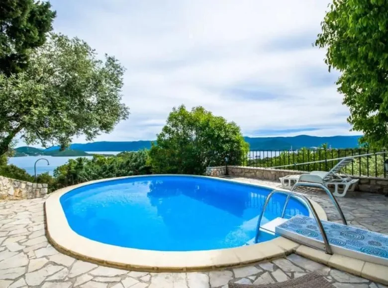 5 bedroom villa 240 m² Makarska, Croatia