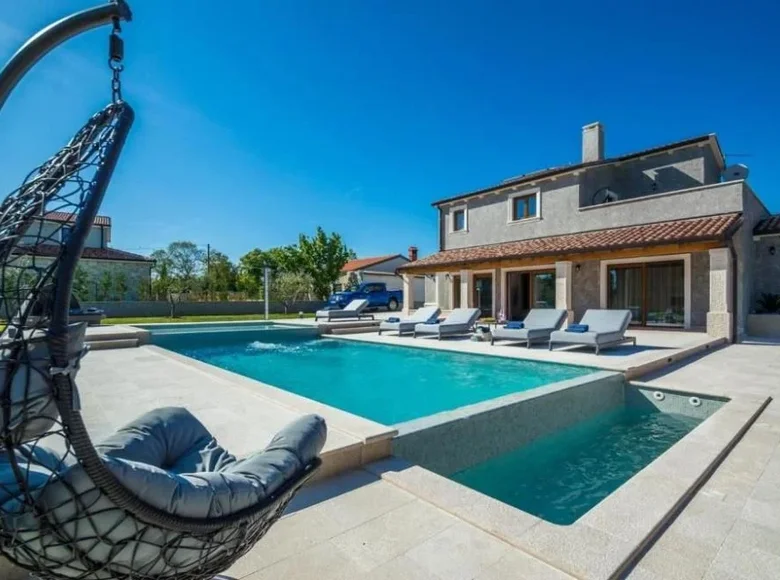 villa de 5 dormitorios 350 m² Pola, Croacia