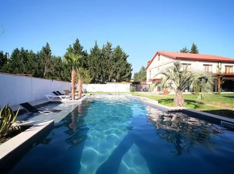 4 bedroom house 500 m² Tbilisi, Georgia