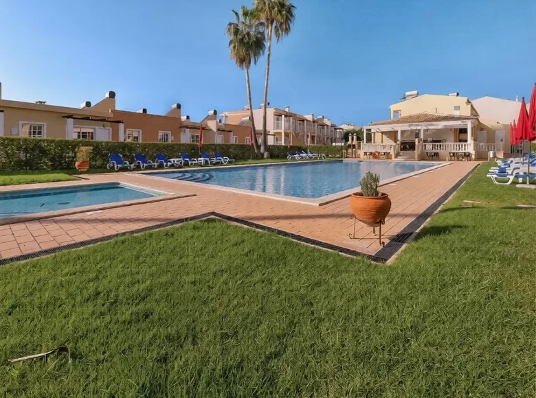 Villa de tres dormitorios 140 m² Sao Bartolomeu de Messines, Portugal