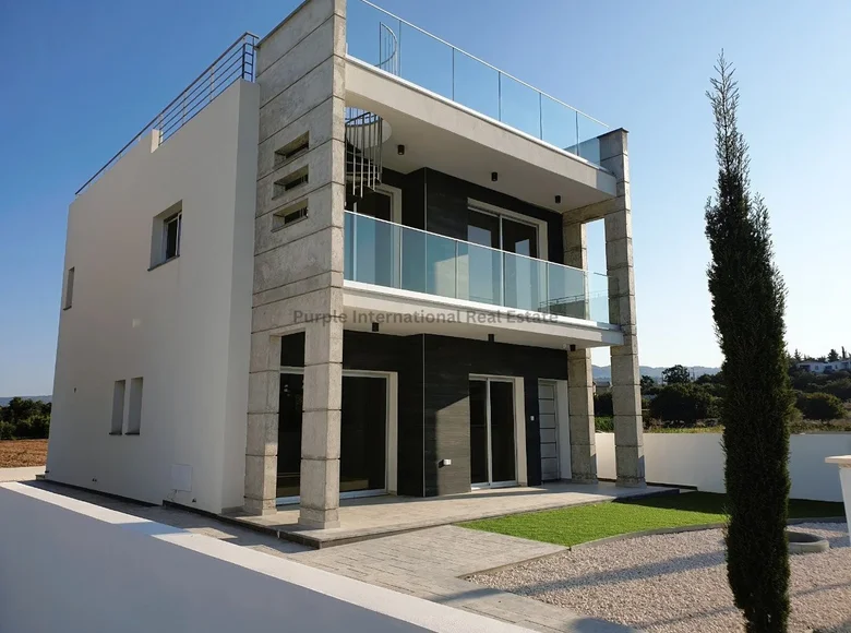Willa 3 pokoi 160 m² Empa, Cypr