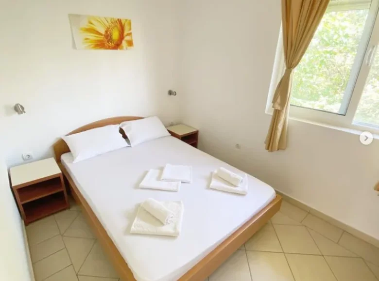 Дом 6 спален  Добра Вода, Черногория