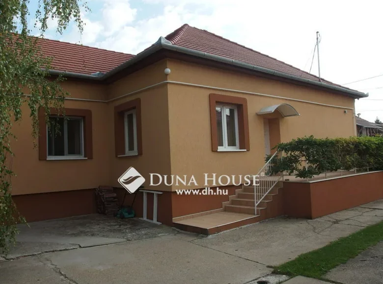 House 1 bathroom 230 m² in Bács-Kiskun, All countries