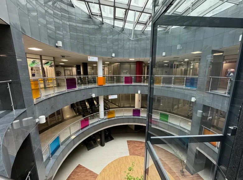 Commercial property 1 room 63 m² in Warsaw, Poland