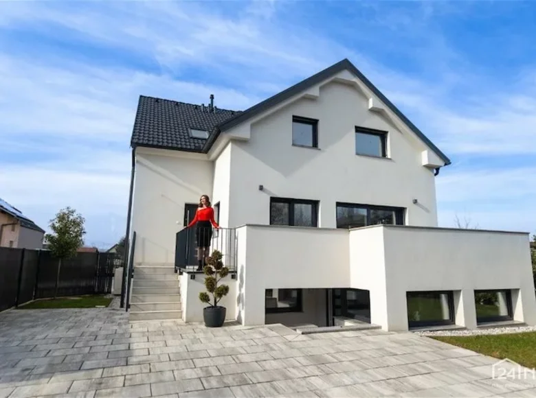 Дом 185 м² Нова-Вас, Словения