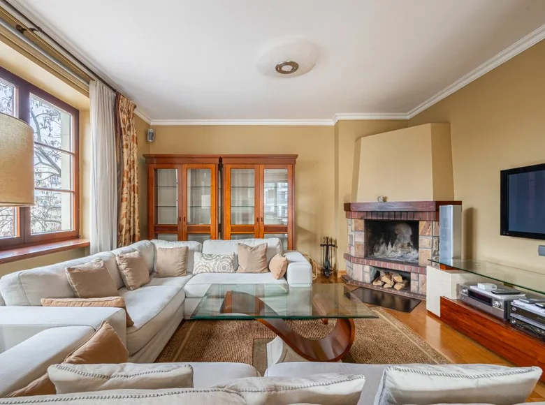 6 room house 300 m² in Warsaw, Poland