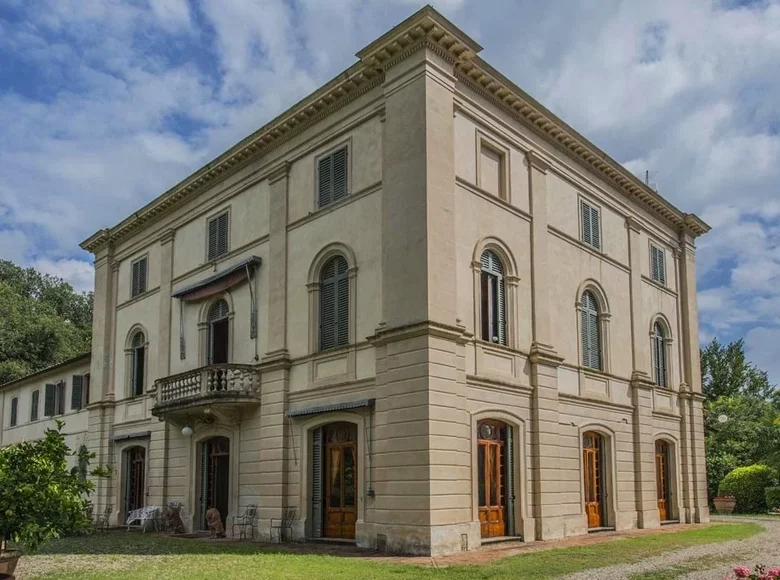Villa 10 bedrooms 1 000 m² Siena, Italy