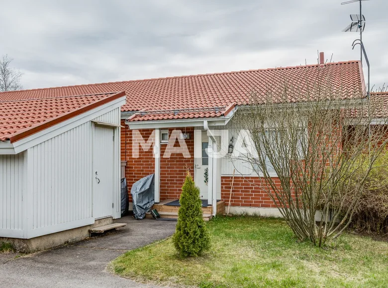 Mieszkanie 2 pokoi 61 m² Raahe, Finlandia