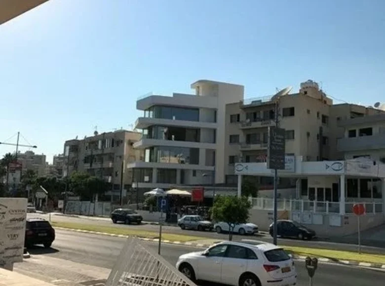 Shop 258 m² in Limassol, Cyprus