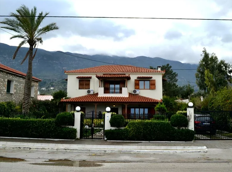 4-Schlafzimmer-Villa 180 m² Kato Pitsa, Griechenland