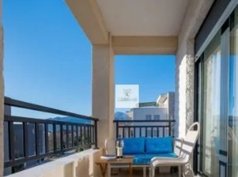 2 bedroom apartment 63 m² Tivat, Montenegro