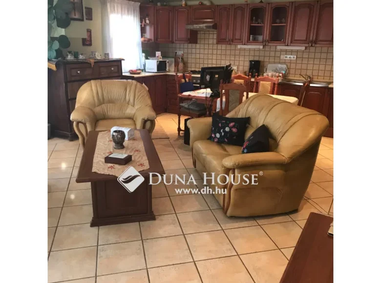 Apartment 2 bathrooms 128 m² in Central Hungary, All countries