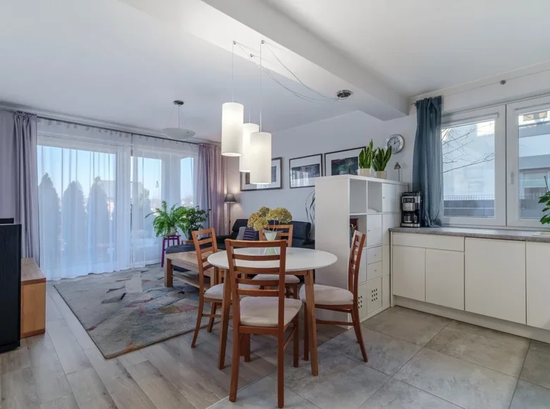 2 bedroom apartment 70 m² Lomianki, Poland
