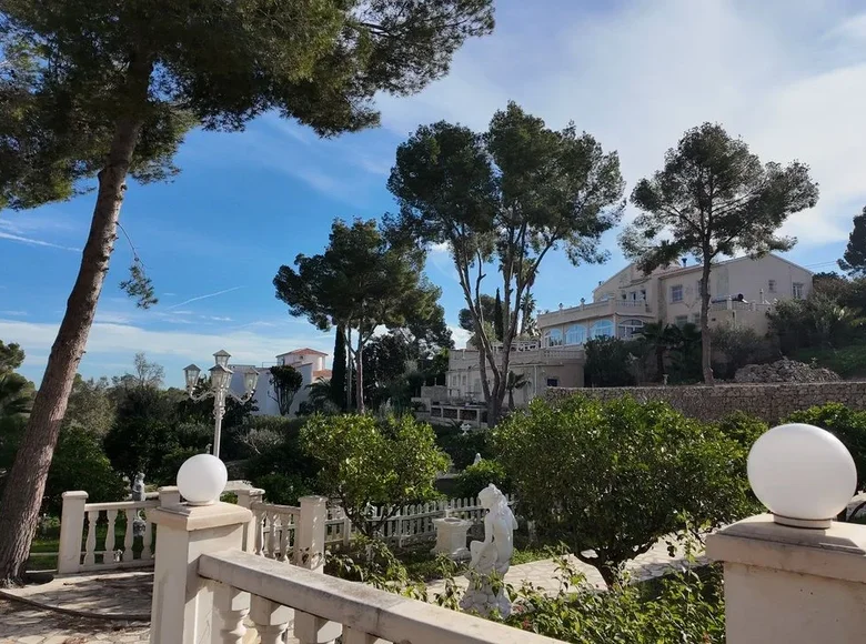 5 bedroom villa 350 m² lAlfas del Pi, Spain