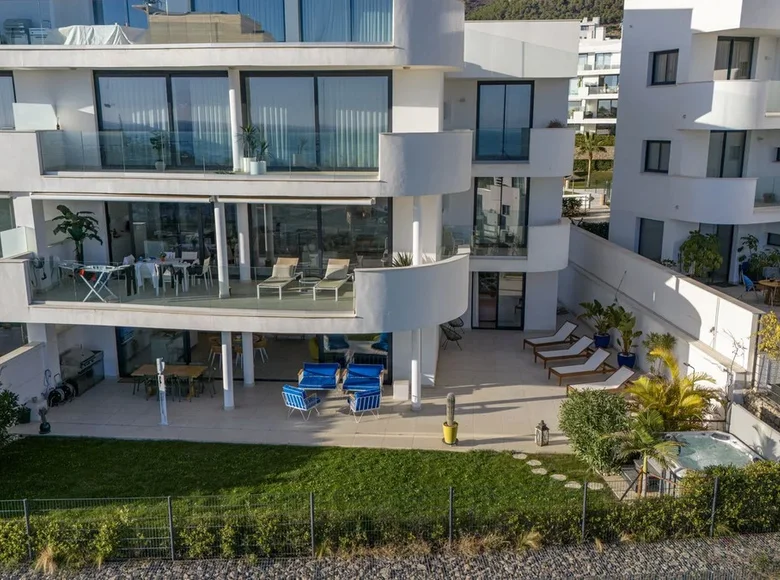 3 bedroom apartment 202 m² Fuengirola, Spain