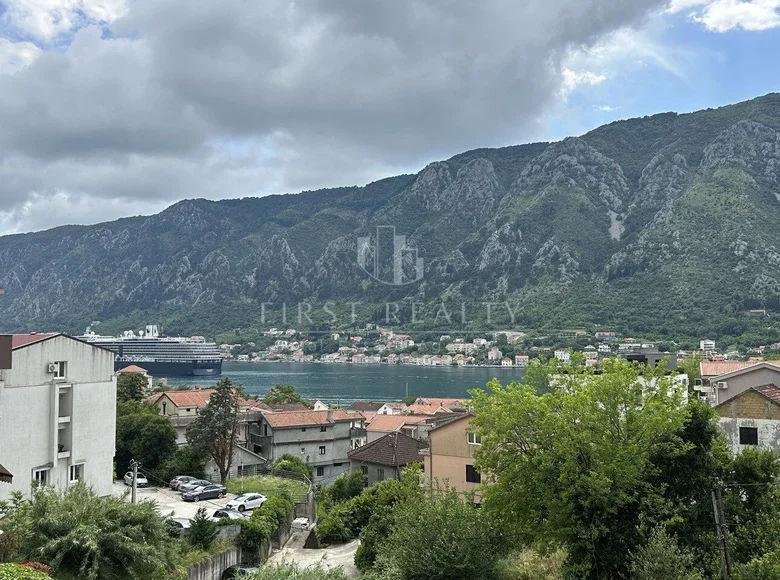 Appartements à plusieurs niveaux 4 chambres 106 m² Dobrota, Monténégro