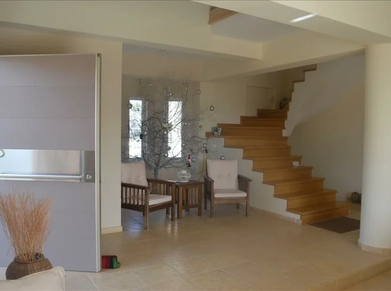 Таунхаус 4 спальни 330 м² Loutraki Perachora Agioi Theodoroi Municipality, Греция