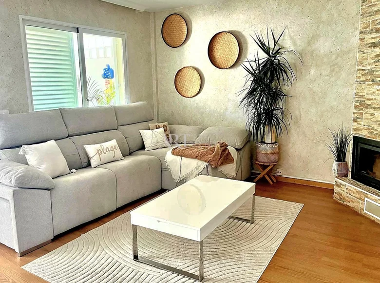 Stadthaus 3 Schlafzimmer 188 m² La Nucia, Spanien